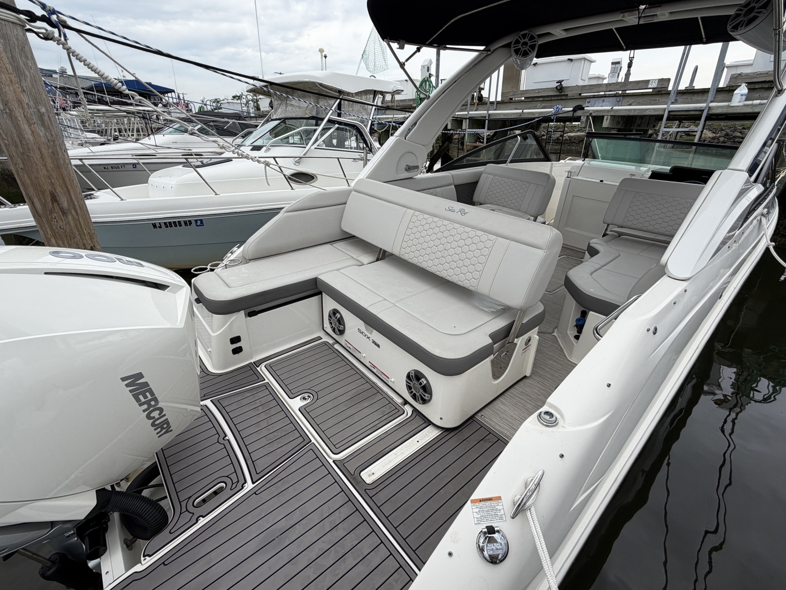 2023 Sea Ray 250 Outboard