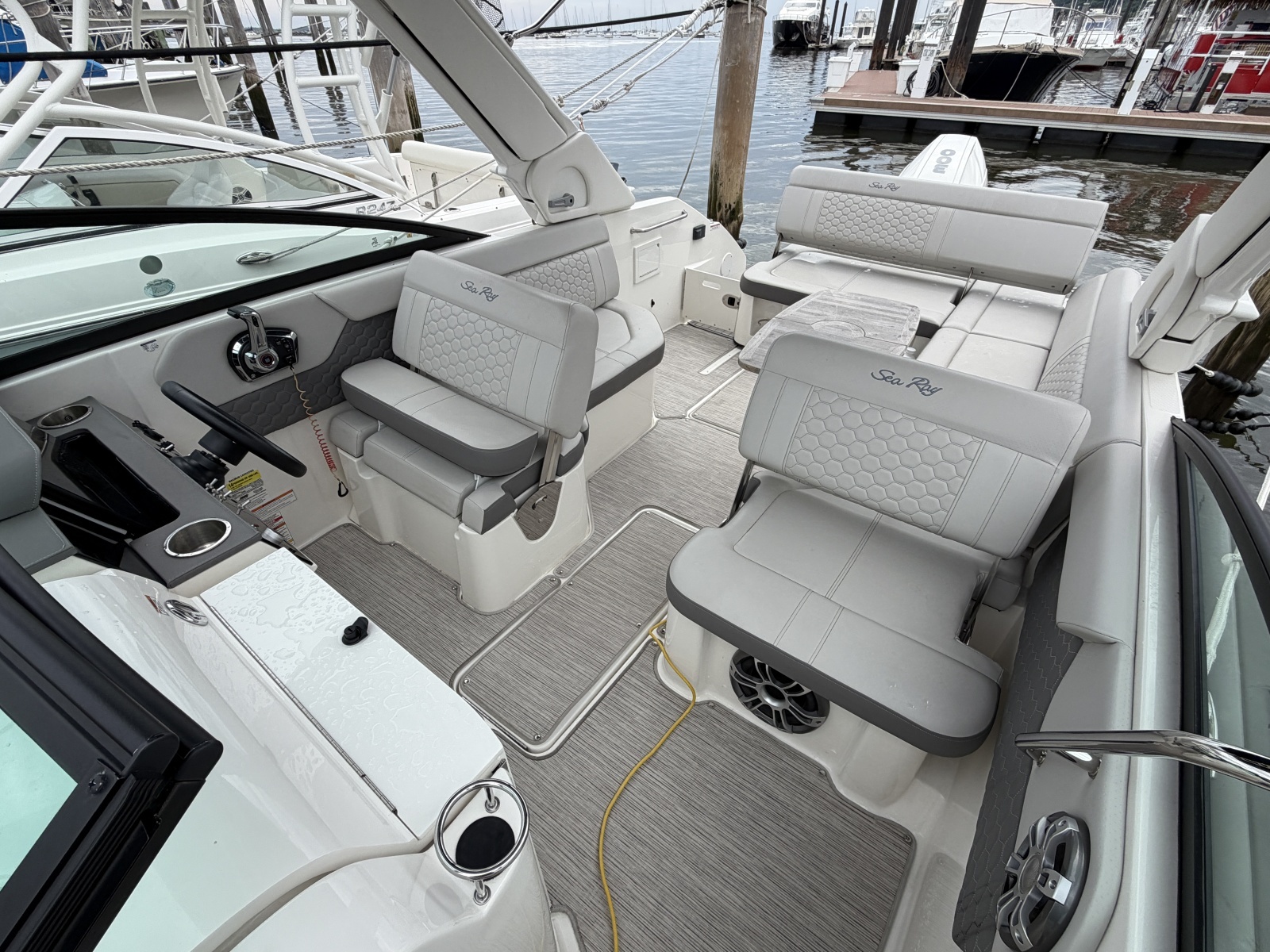 2023 Sea Ray 250 Outboard