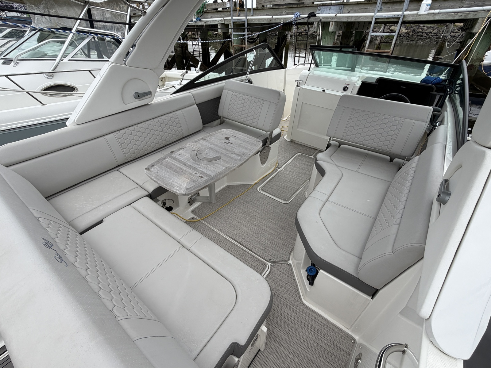 2023 Sea Ray 250 Outboard