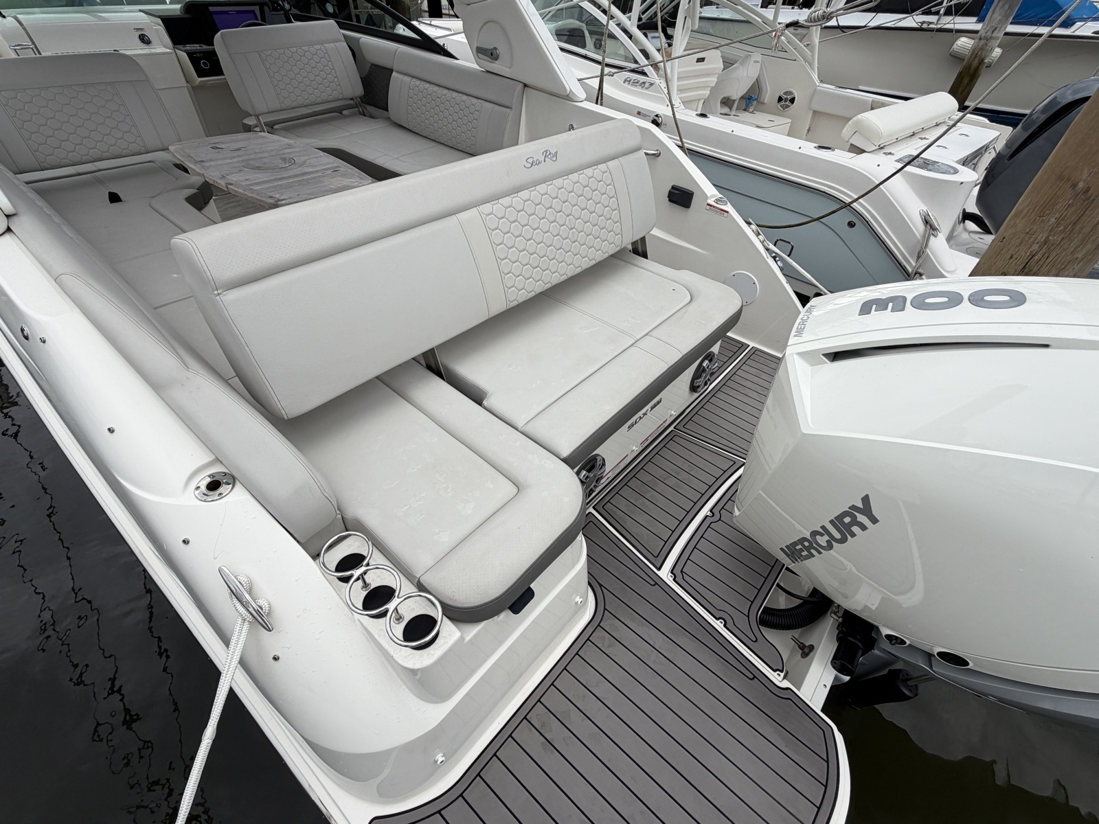 2023 Sea Ray 250 Outboard