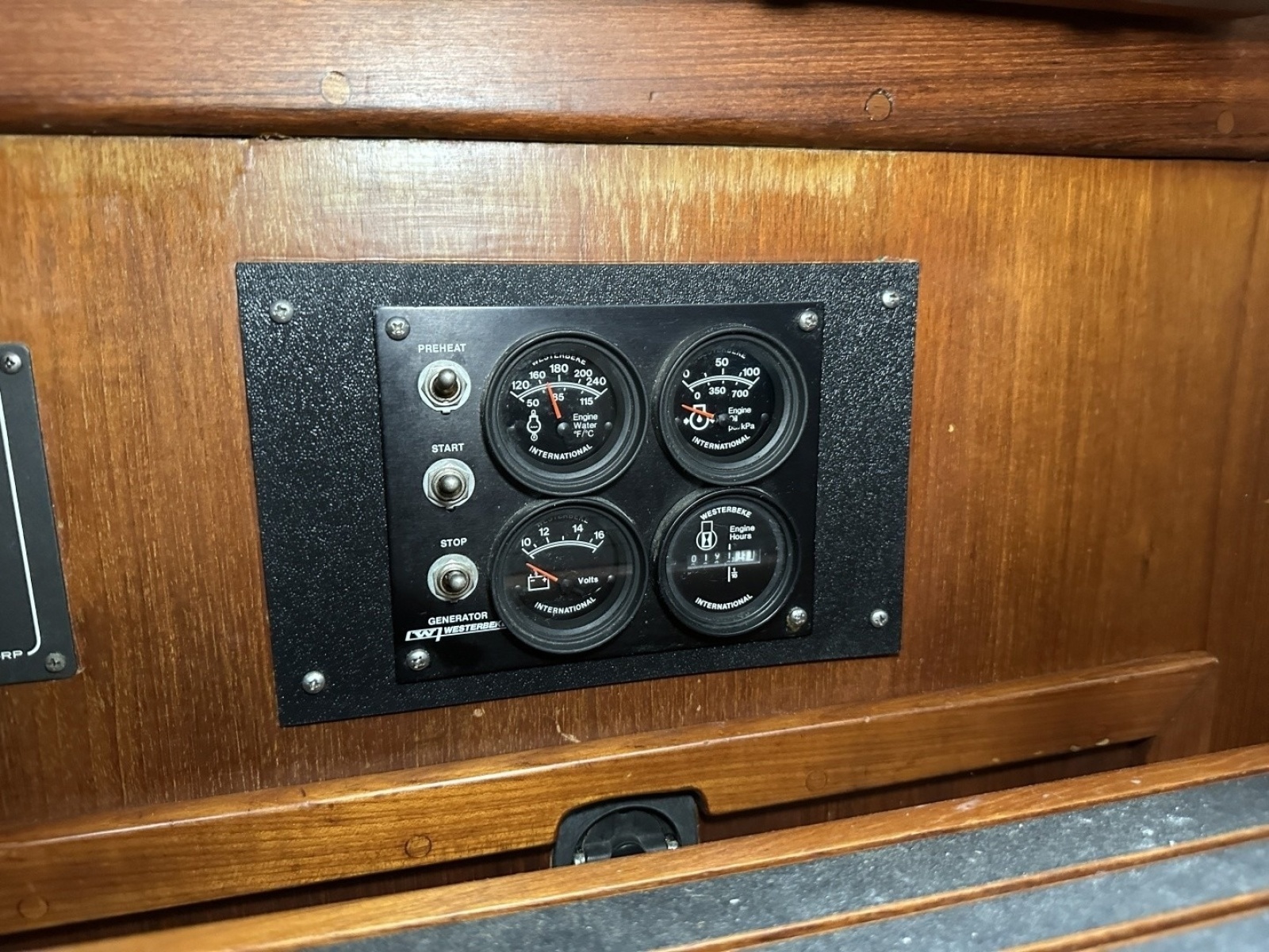 1985 Endeavour 42 CC
