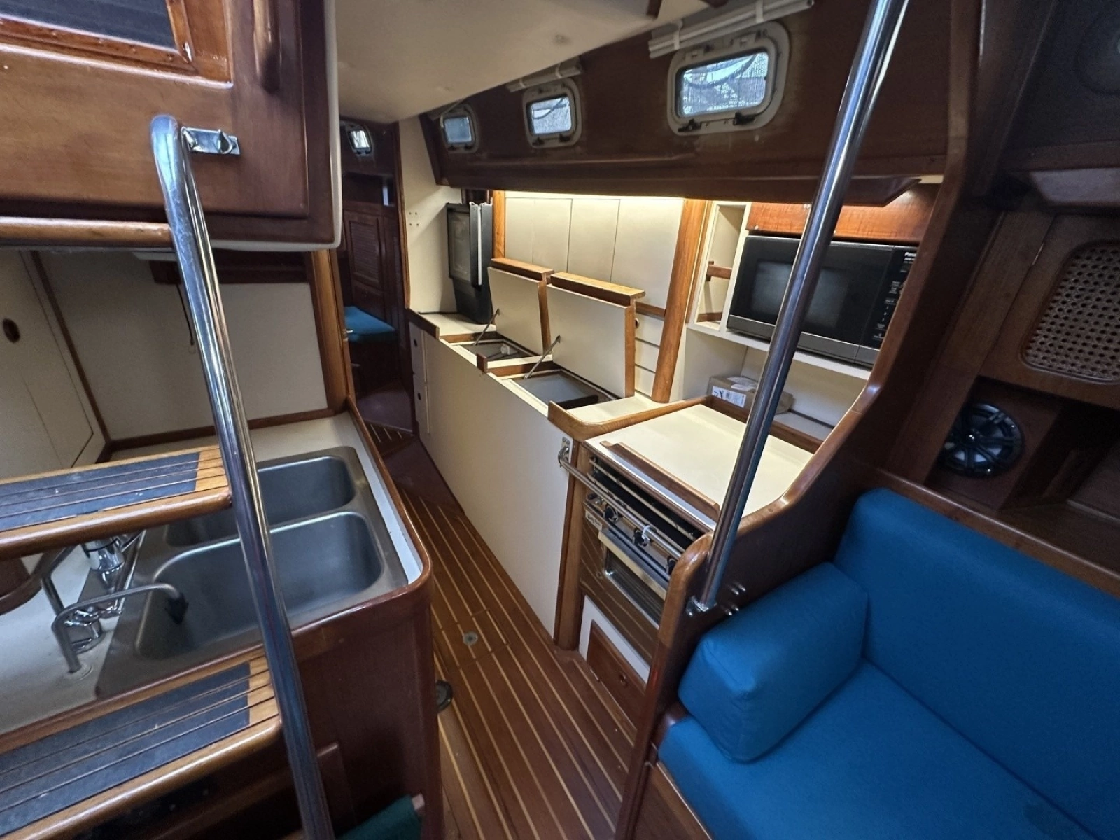 1985 Endeavour 42 CC