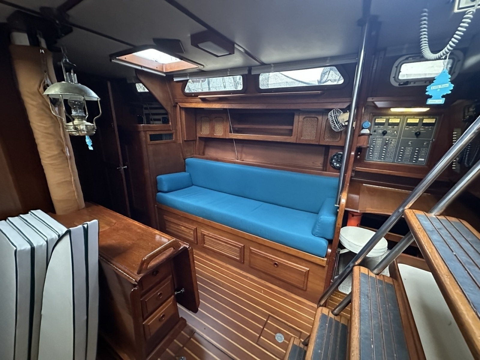 1985 Endeavour 42 CC