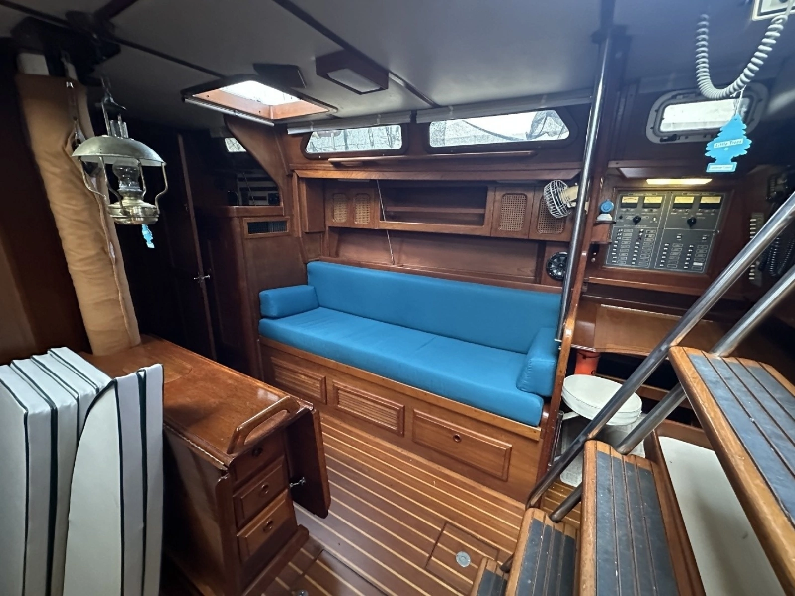 1985 Endeavour 42 CC