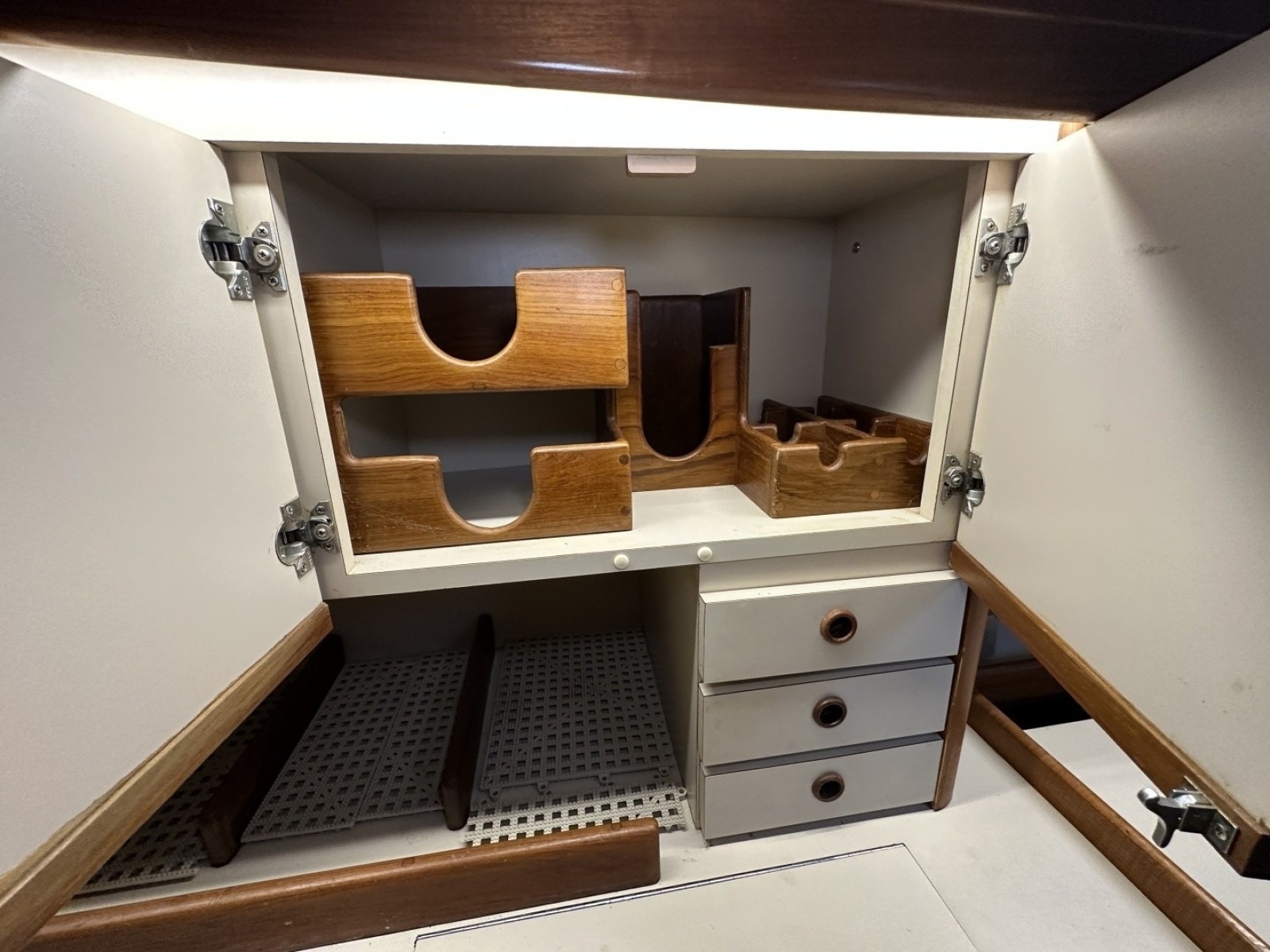 1985 Endeavour 42 CC