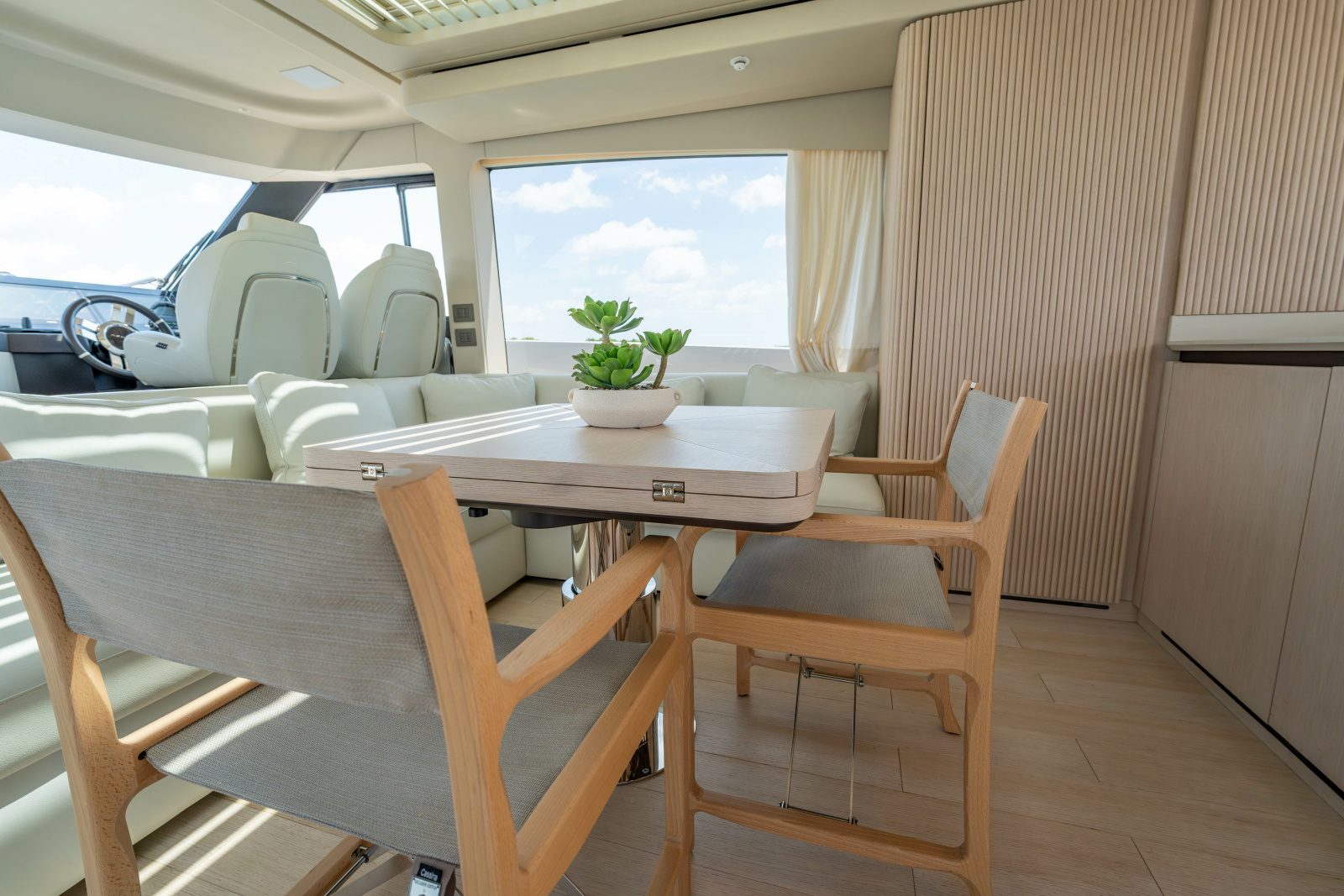 2025 Azimut Seadeck 6