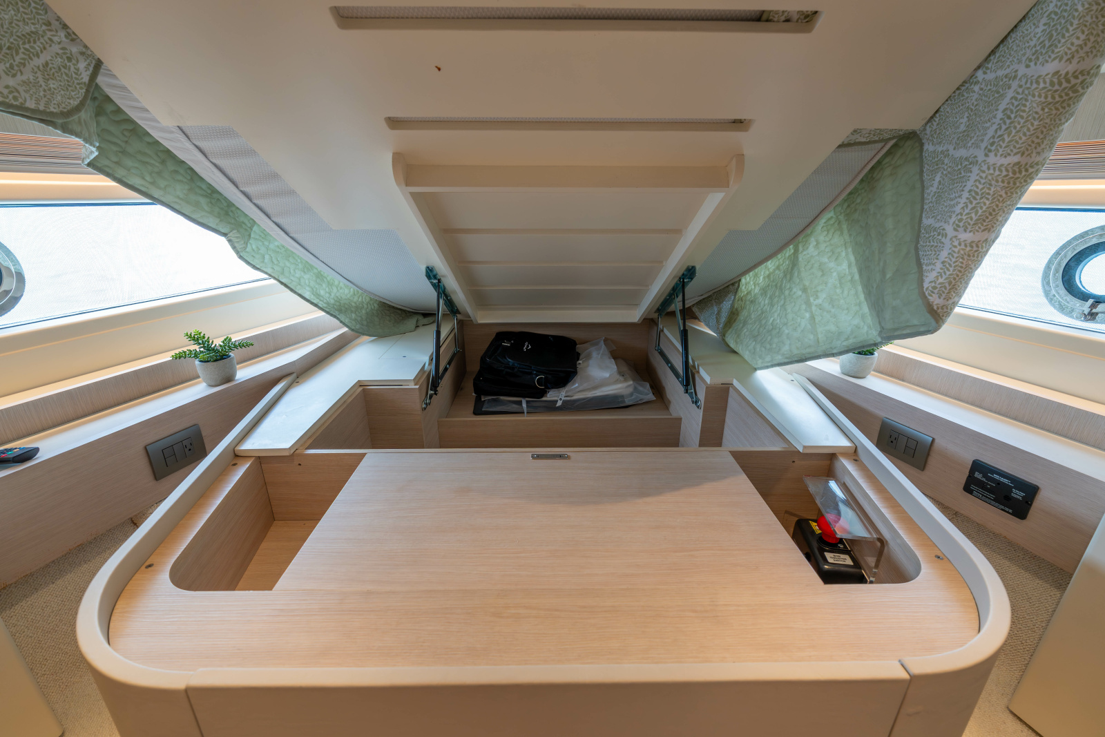 2025 Azimut Seadeck 6