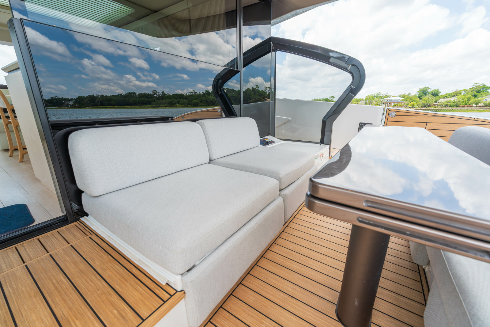 2025 Azimut Seadeck 6