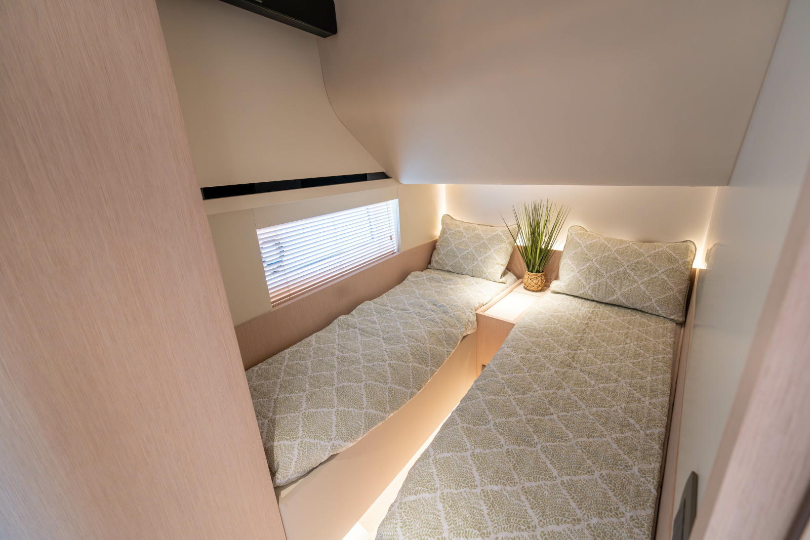 2025 Azimut Seadeck 6