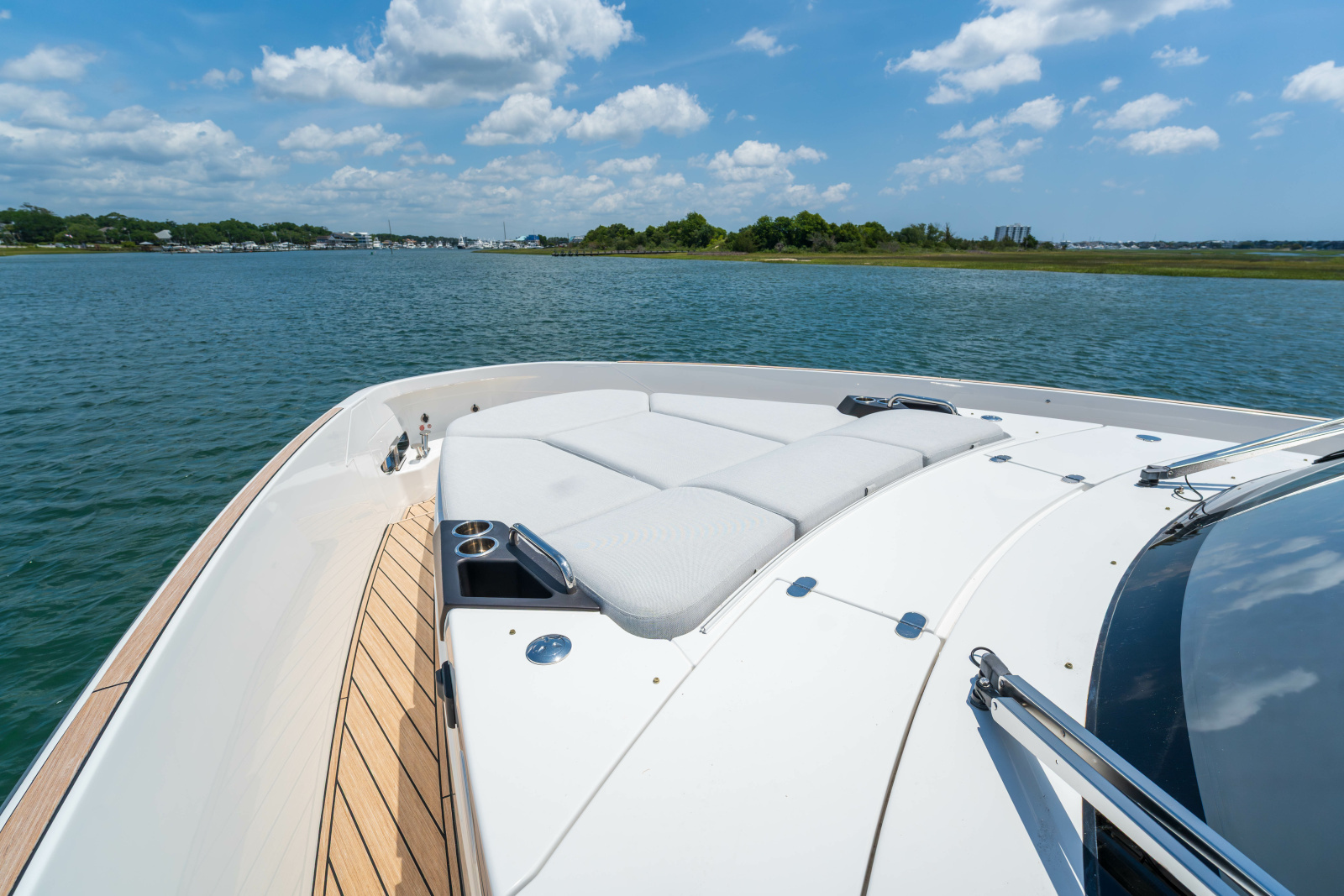 2025 Azimut Seadeck 6