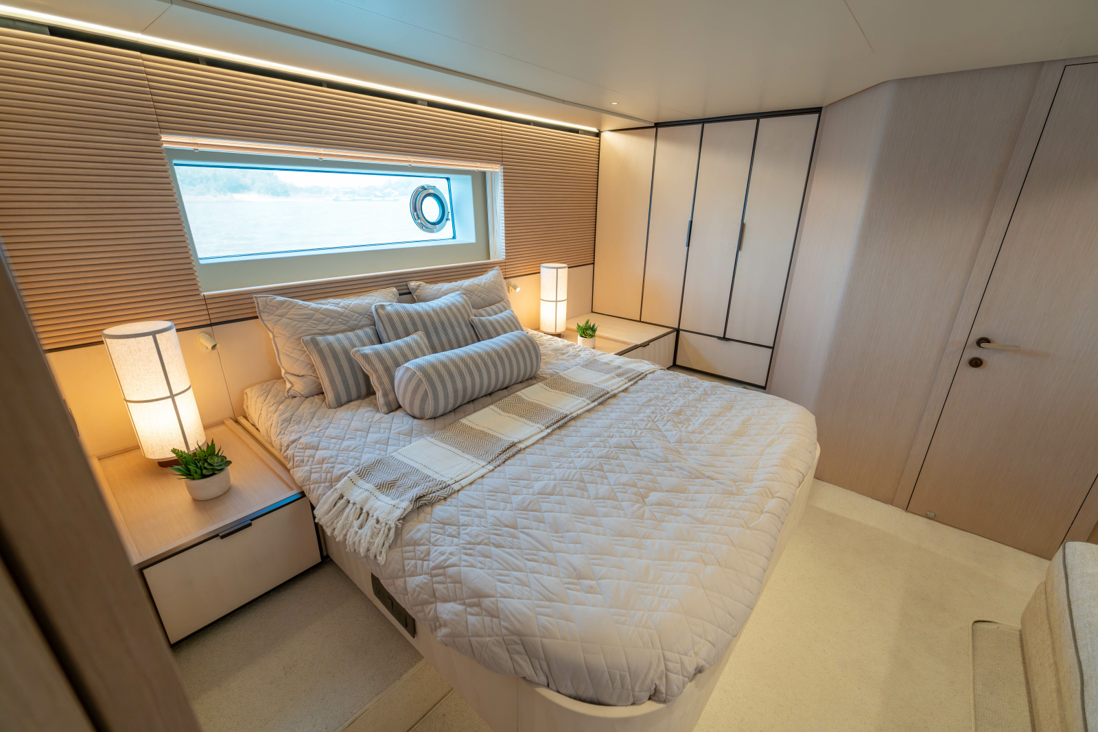 2025 Azimut Seadeck 6