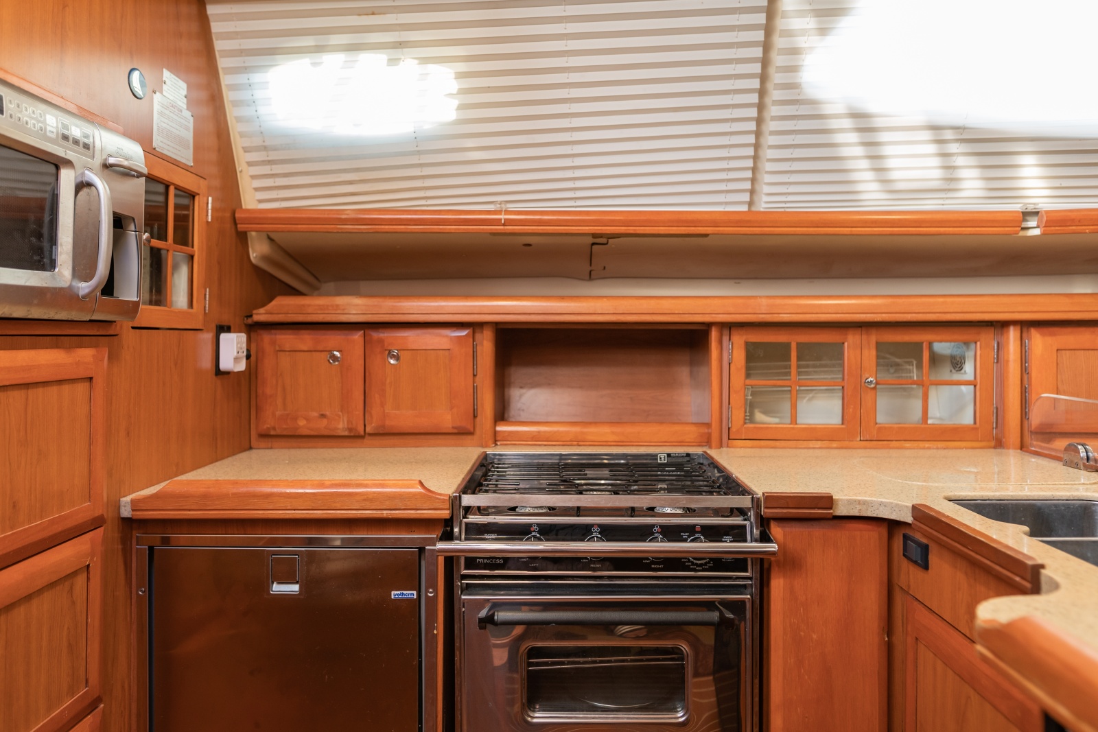 2008 Hunter 45 Deck Salon