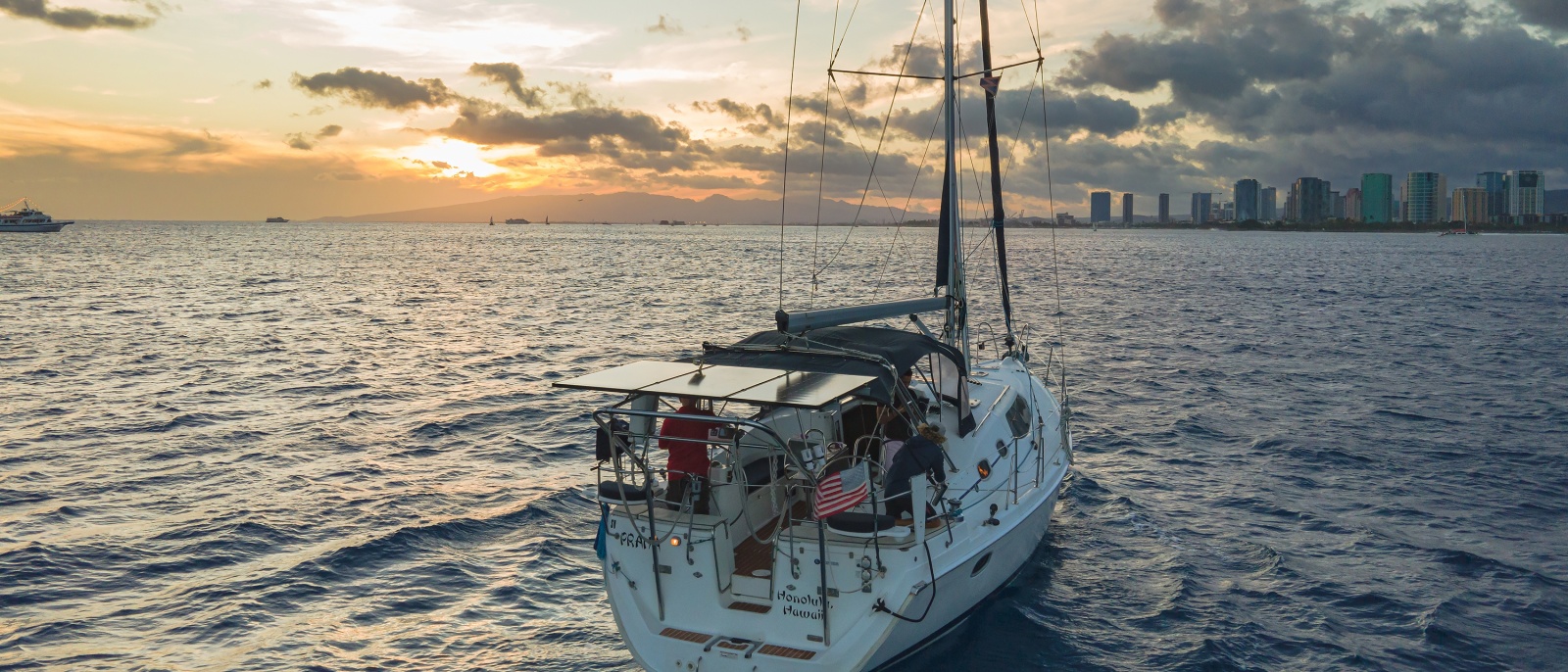 2008 Hunter 45 Deck Salon
