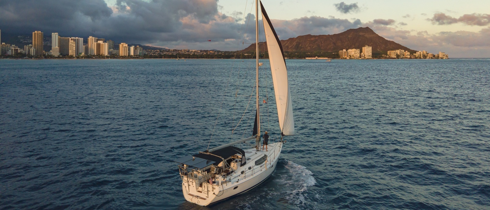 2008 Hunter 45 Deck Salon