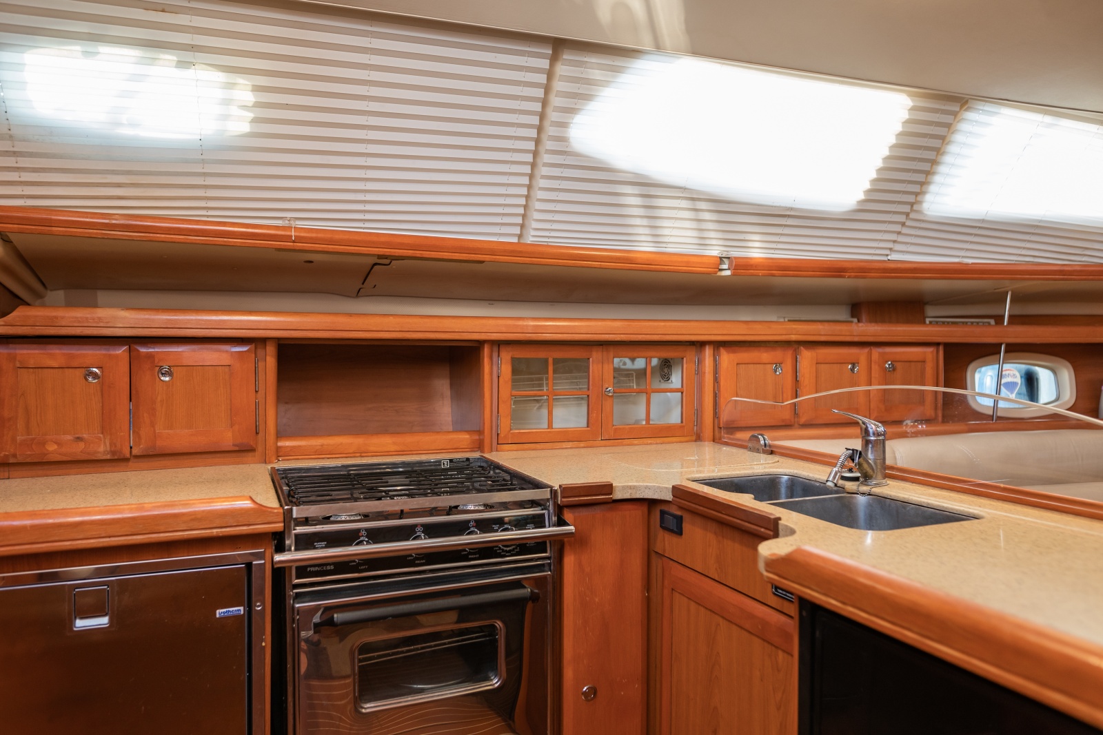 2008 Hunter 45 Deck Salon
