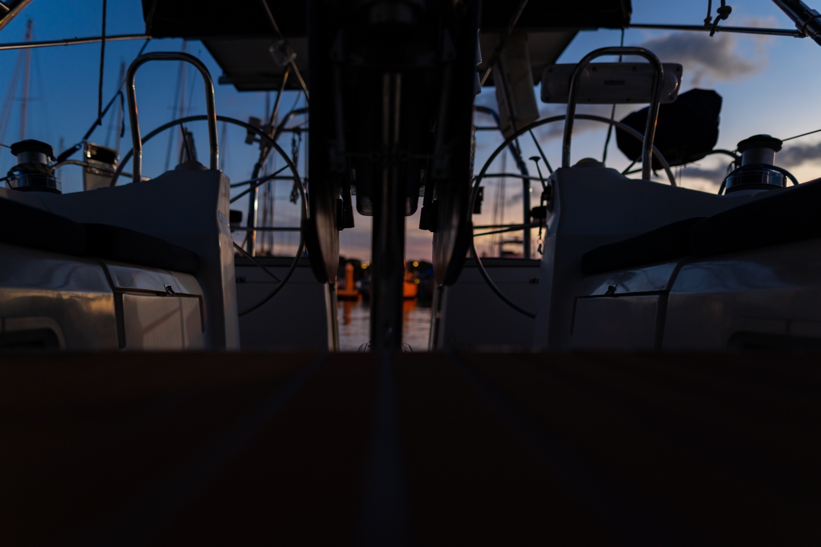 2008 Hunter 45 Deck Salon