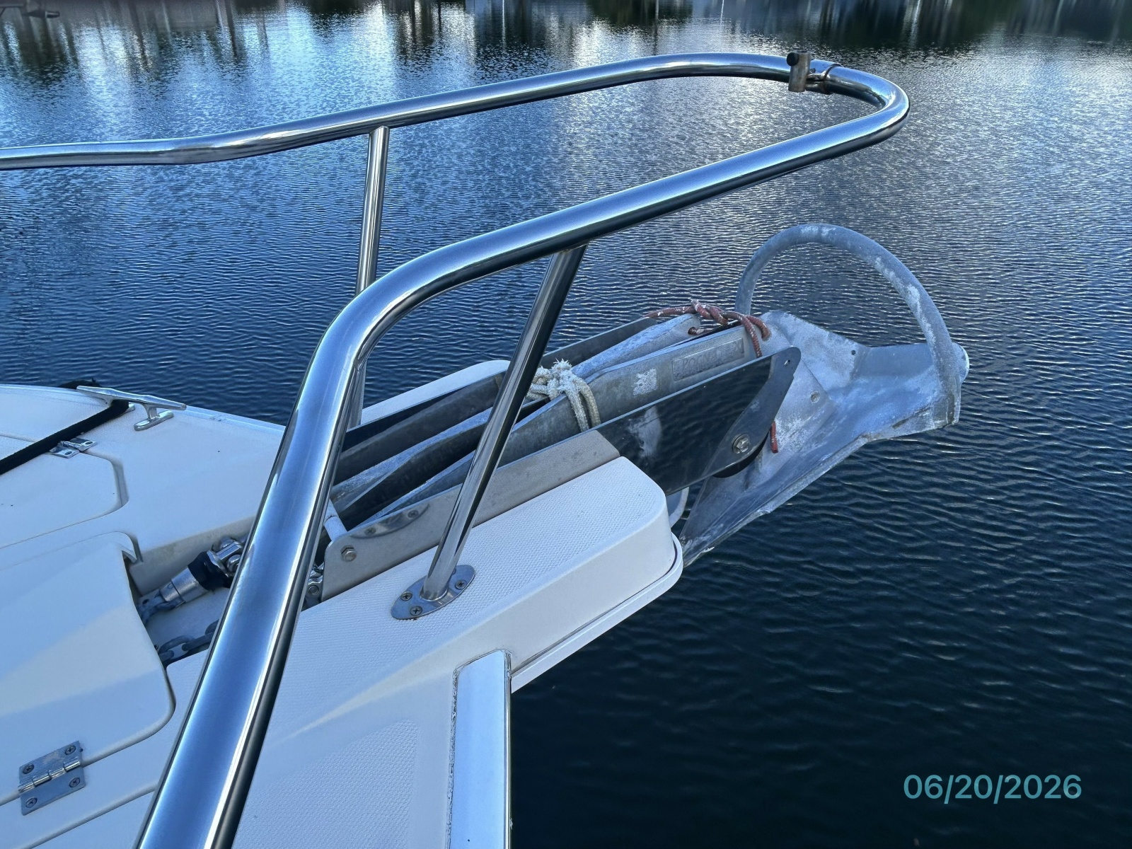 40' Mainship anchors1