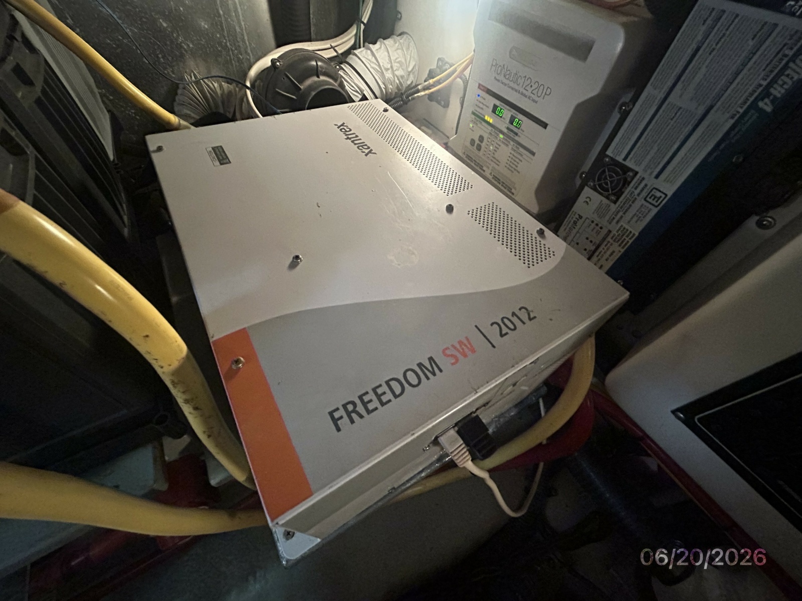 40' Mainship inverter