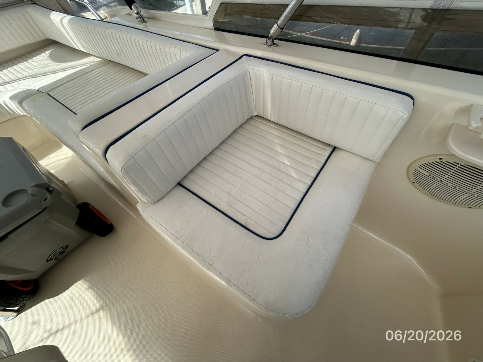 40' Mainship flybridge port forward seating