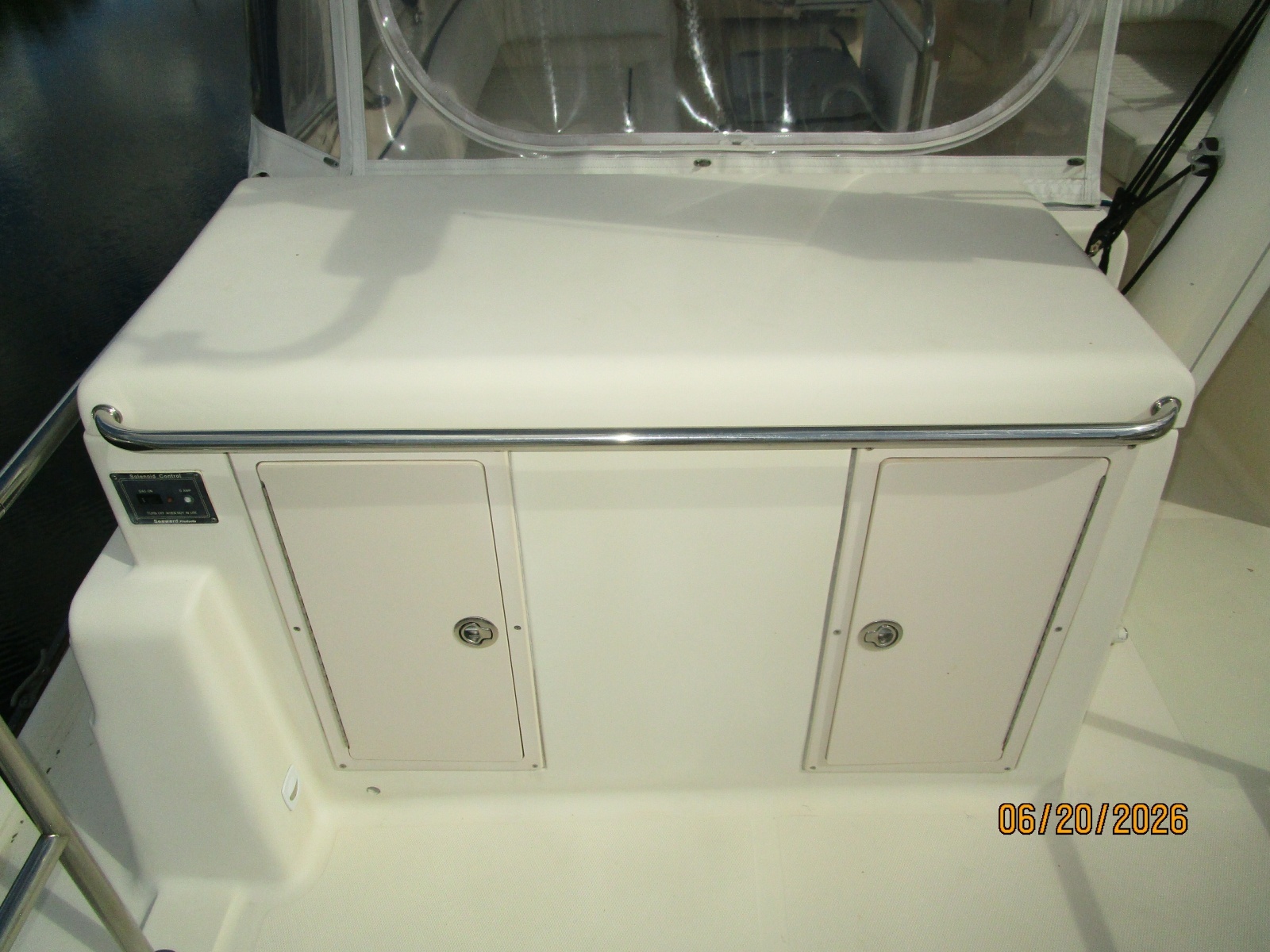 40' Mainship sundeck wetbar1