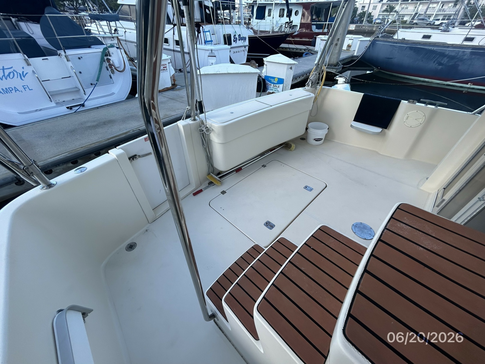 40' Mainship aftdeck2