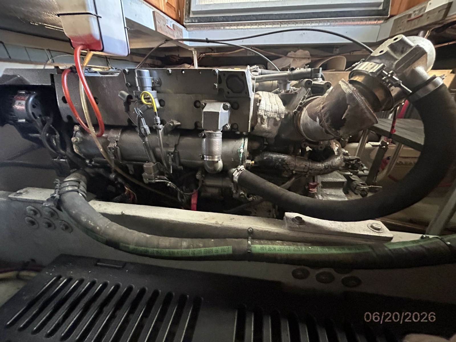 40' Mainship main engine2