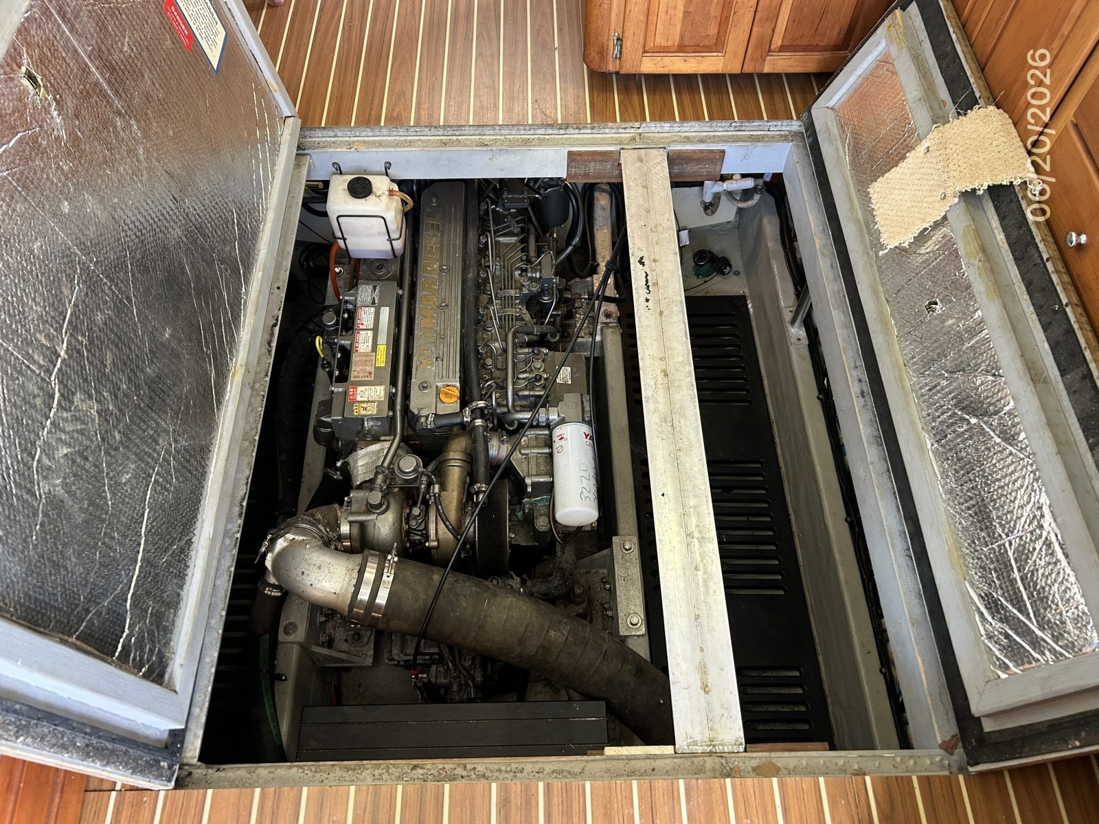 40' Mainship engine room access