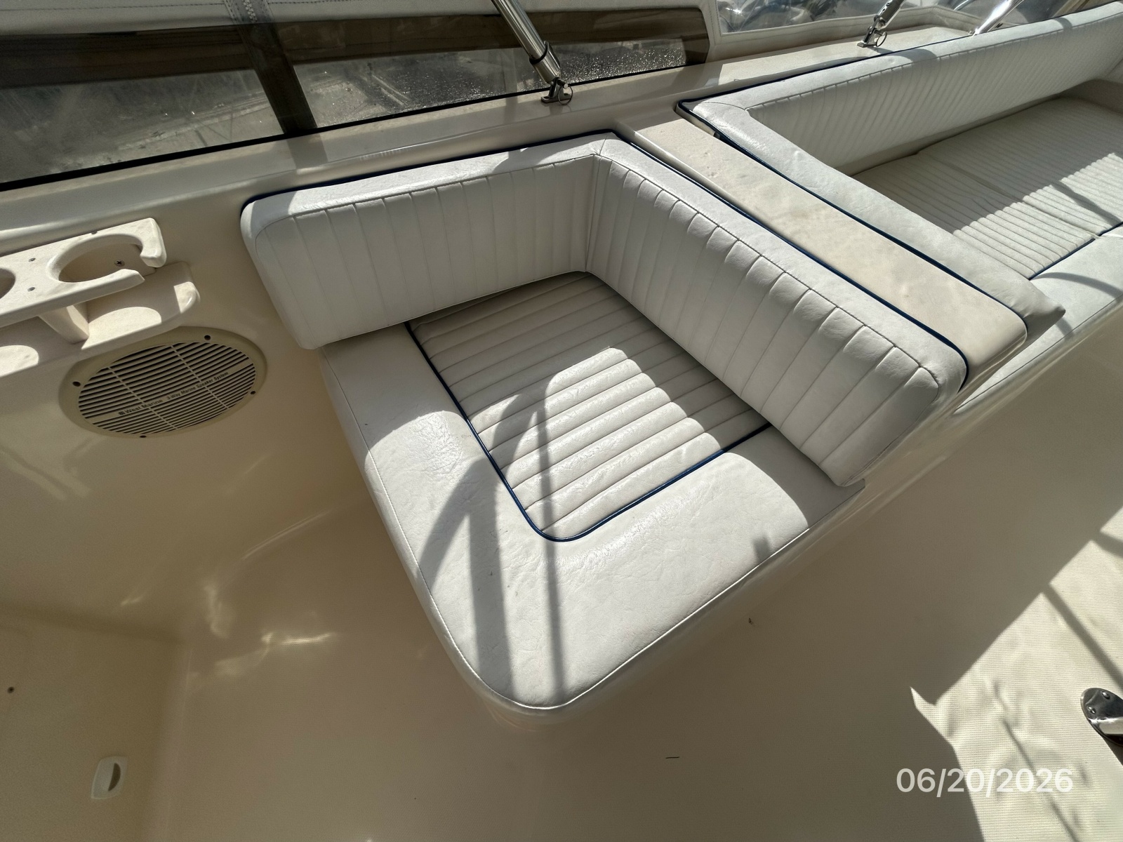 40' Mainship flybridge starboard forward seating