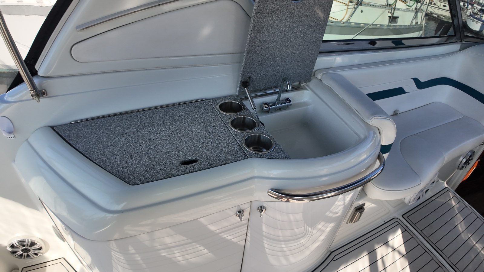Our Paradigm Shift 33ft Formula Yacht For Sale