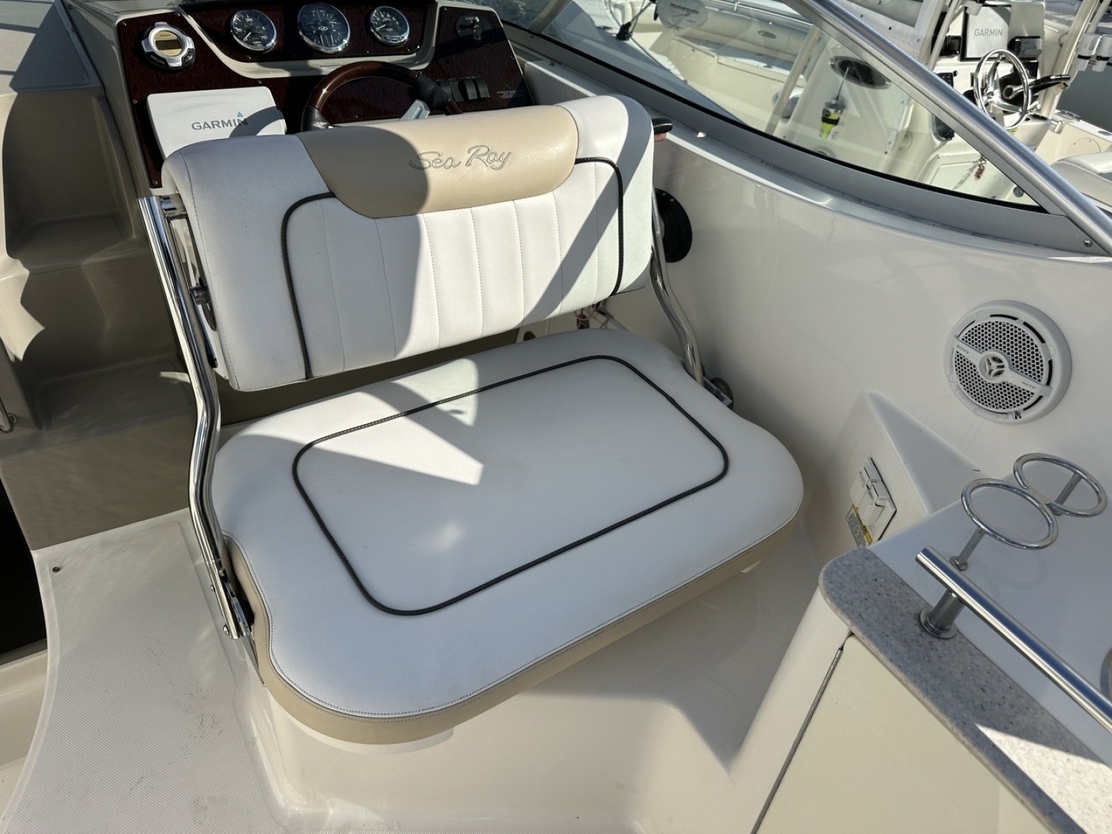 2010 Sea Ray Sundancer 260