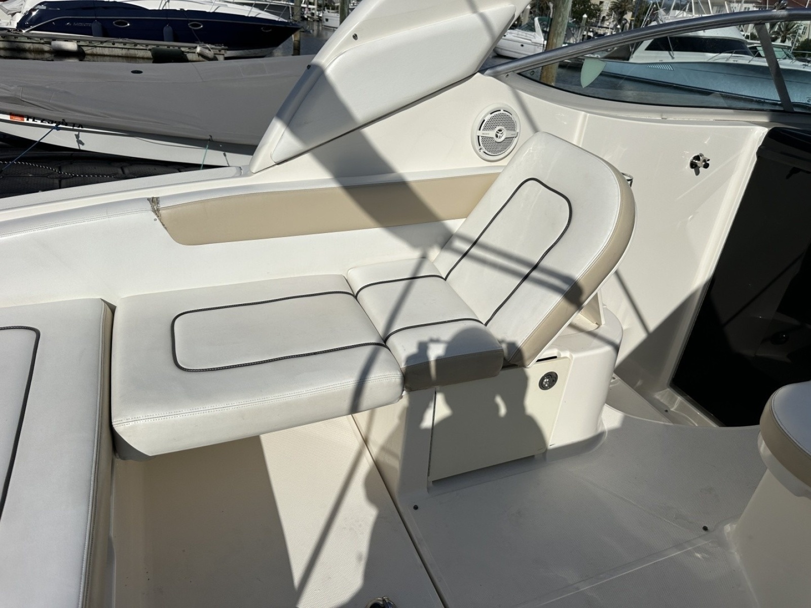 2010 Sea Ray Sundancer 260