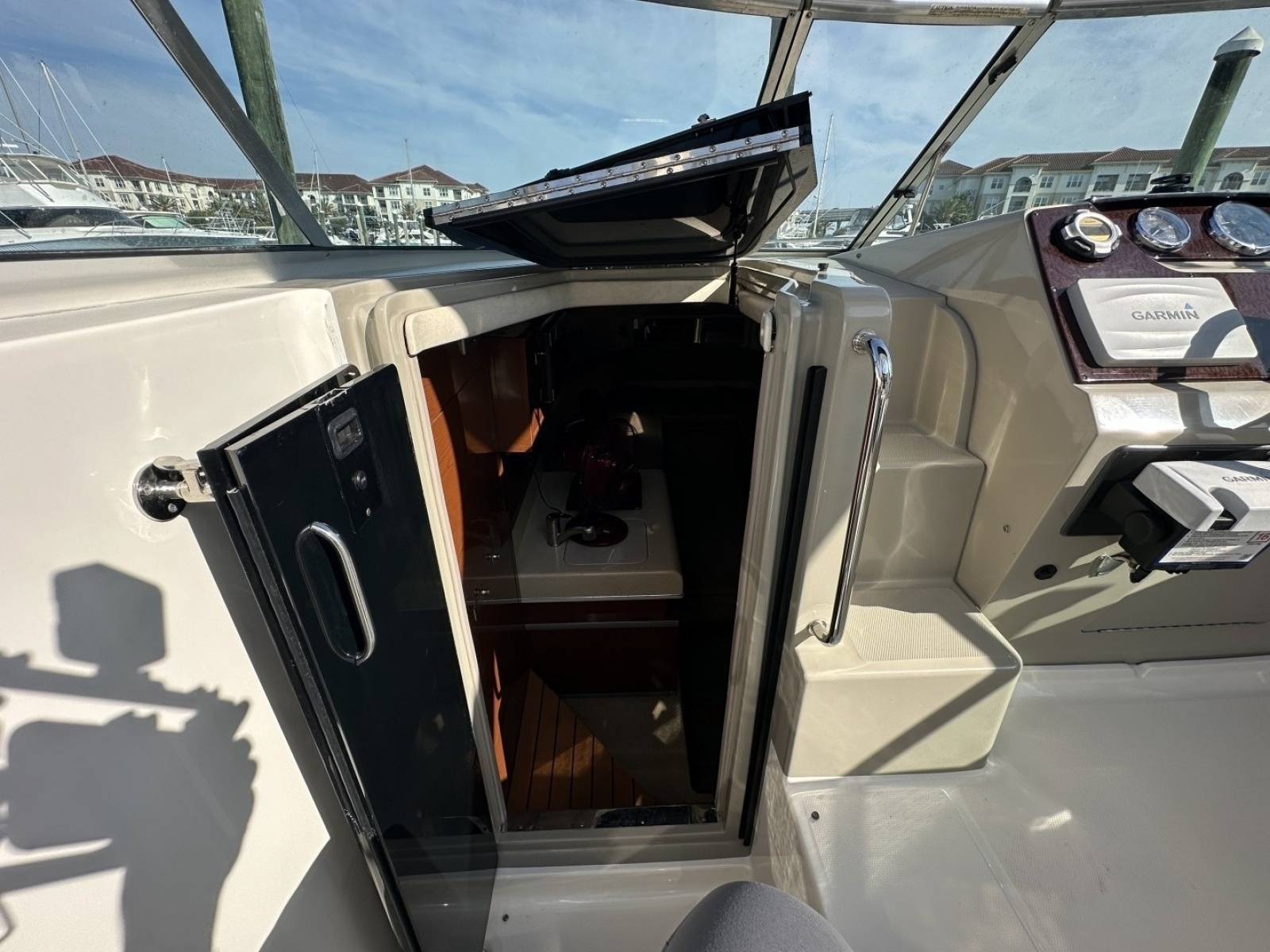 2010 Sea Ray Sundancer 260