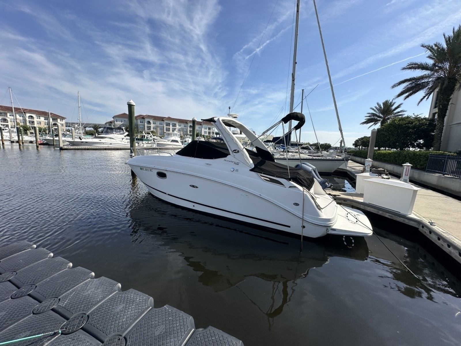 2010 Sea Ray Sundancer 260