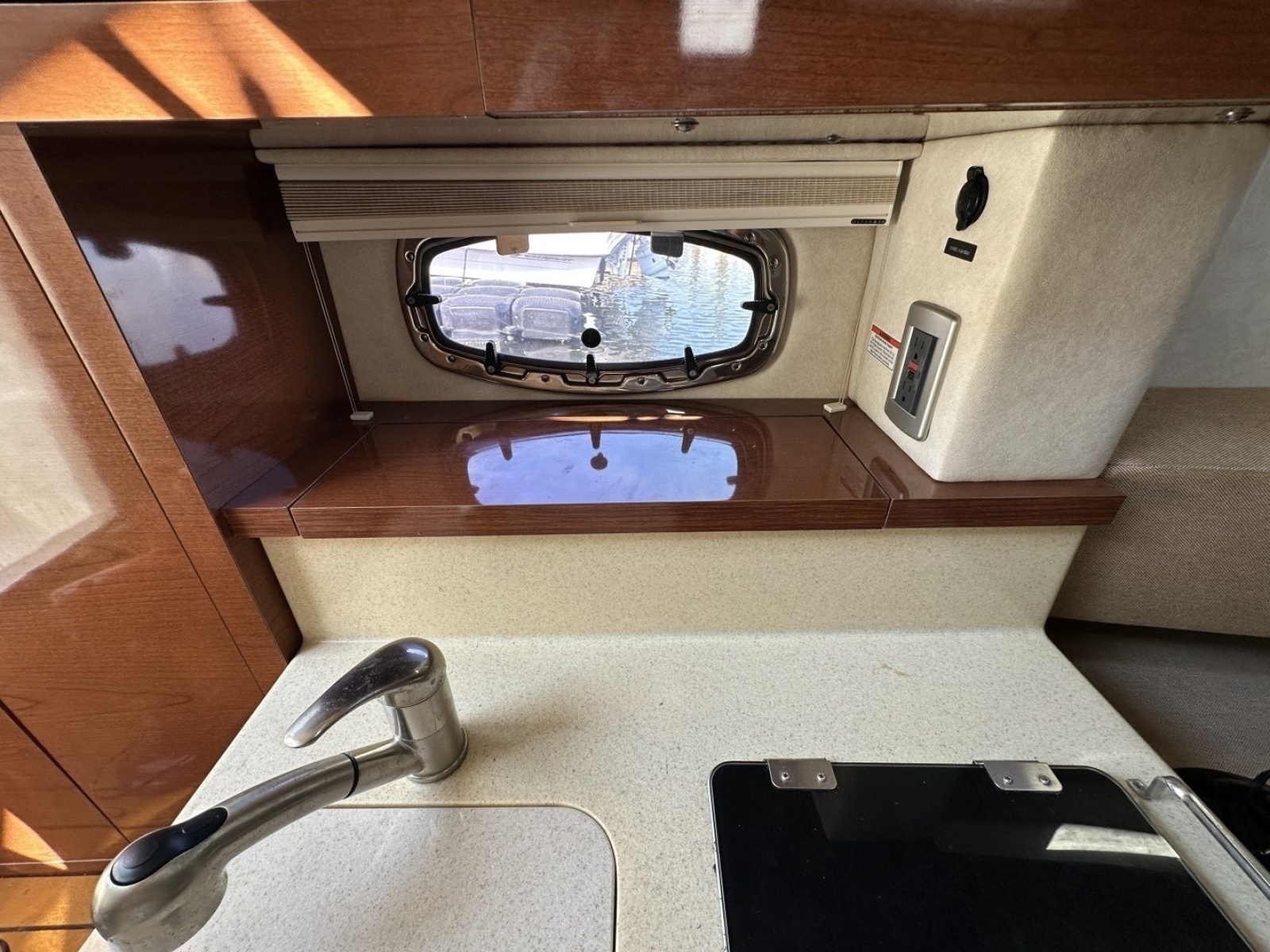 2010 Sea Ray Sundancer 260