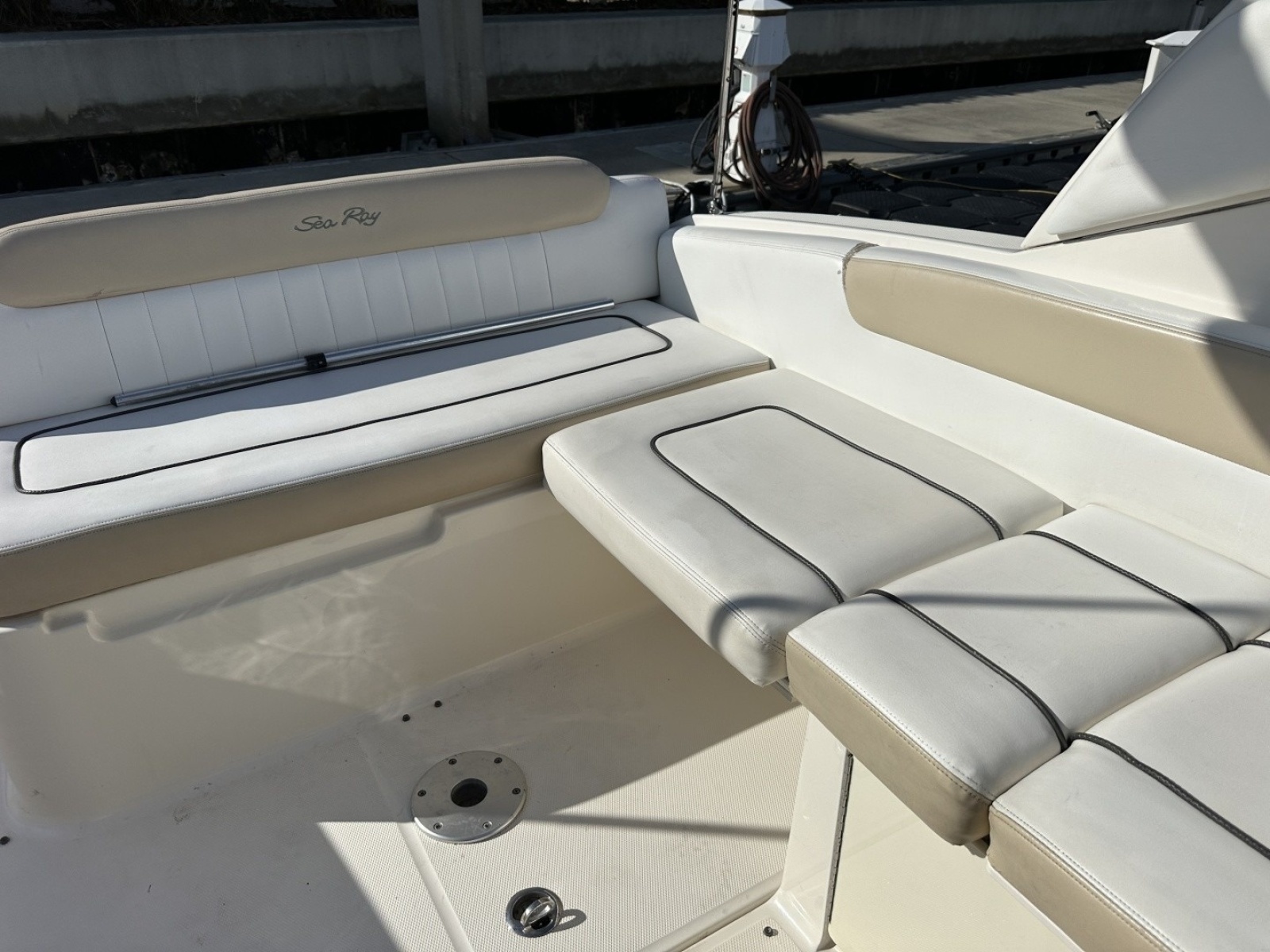 2010 Sea Ray Sundancer 260