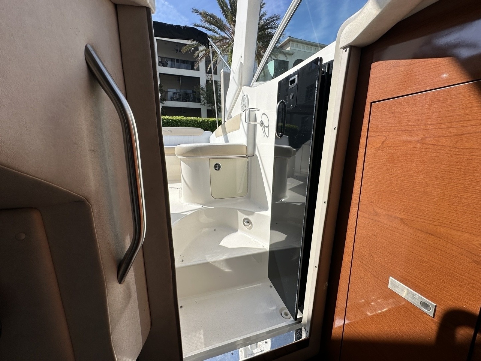 2010 Sea Ray Sundancer 260