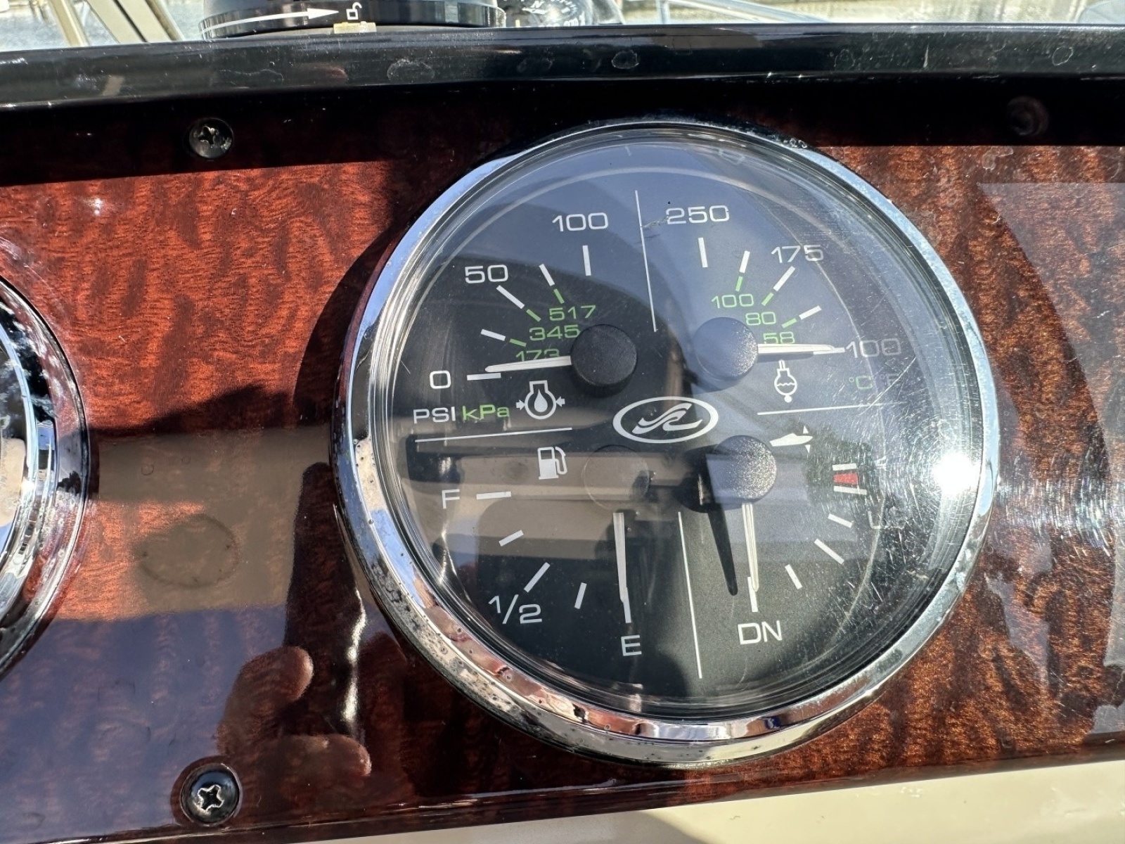 2010 Sea Ray Sundancer 260