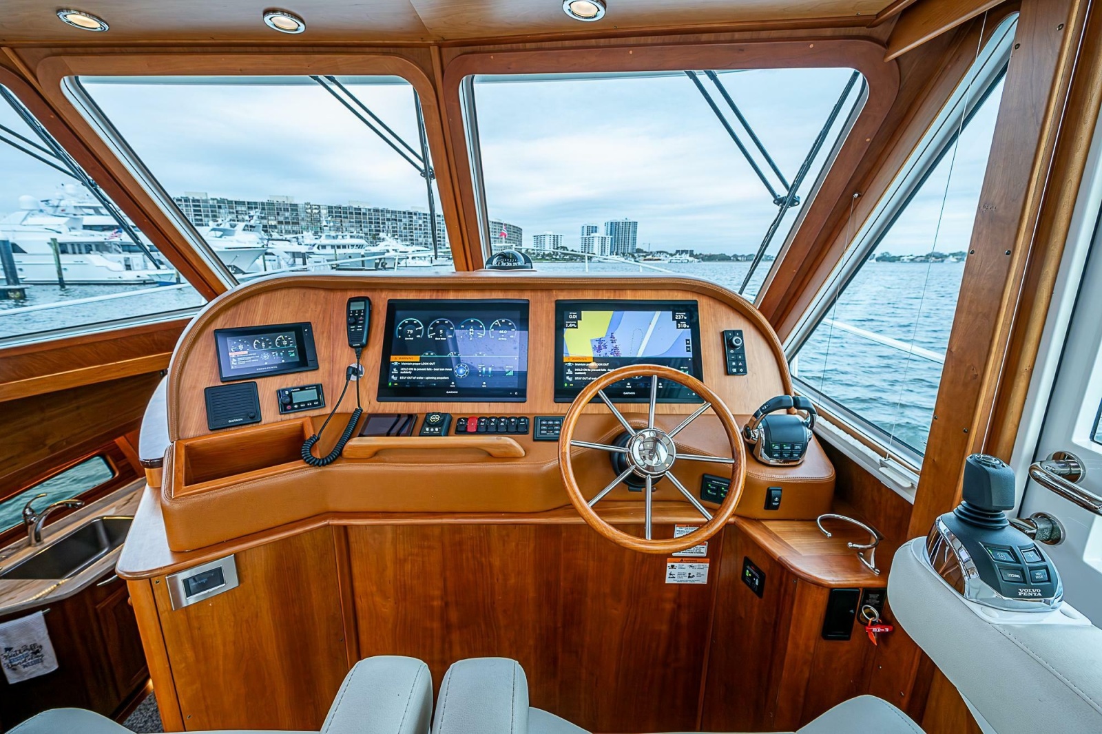 2020 Sabre 48 Salon Express