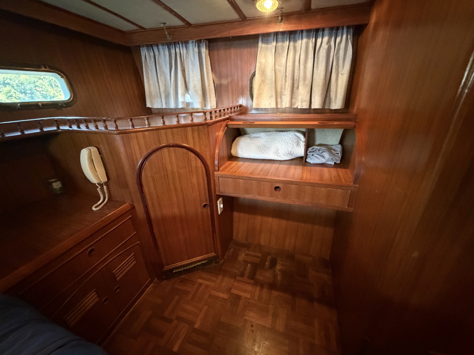 1981 Marine Trader 50