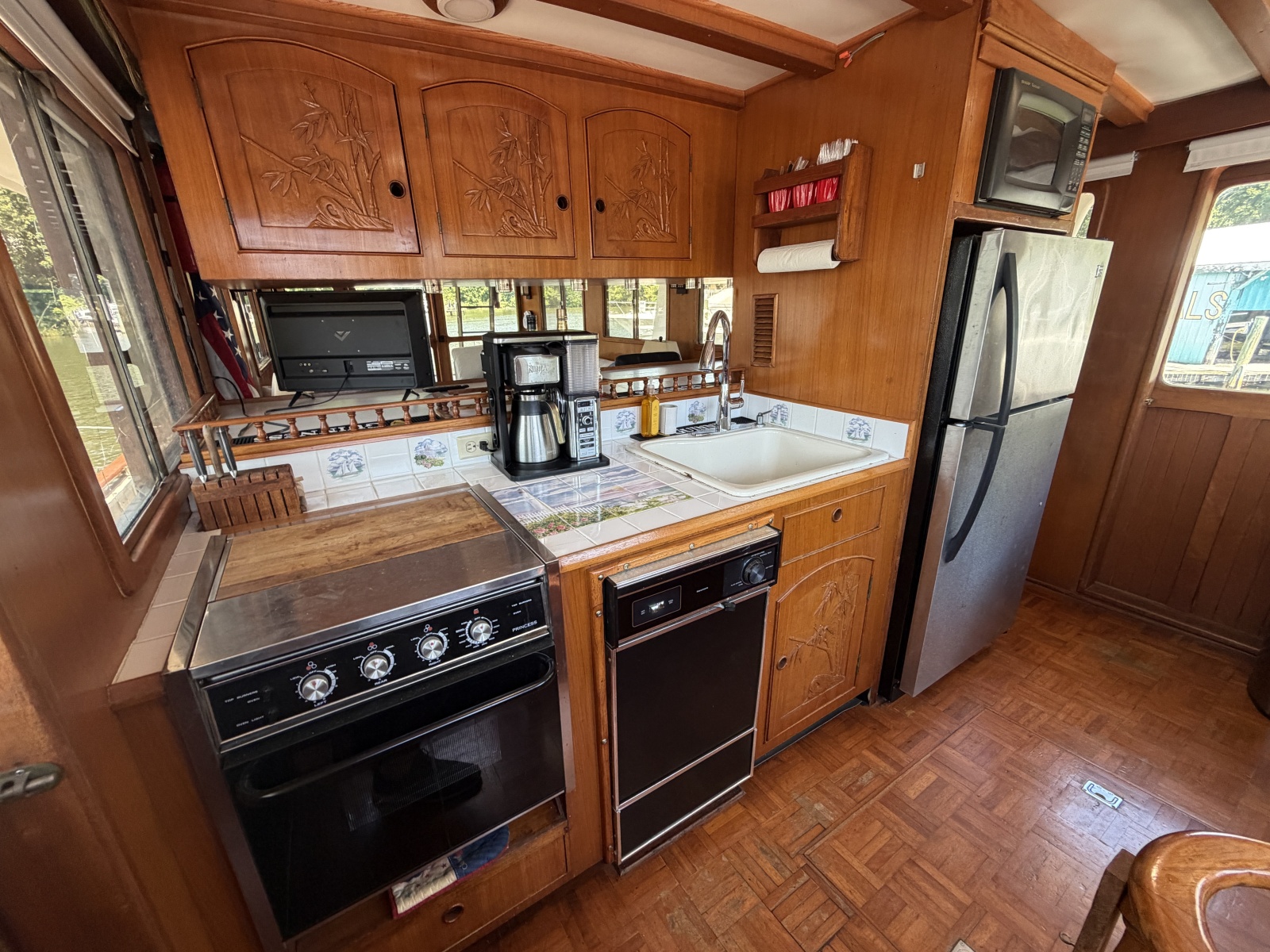 1981 Marine Trader 50