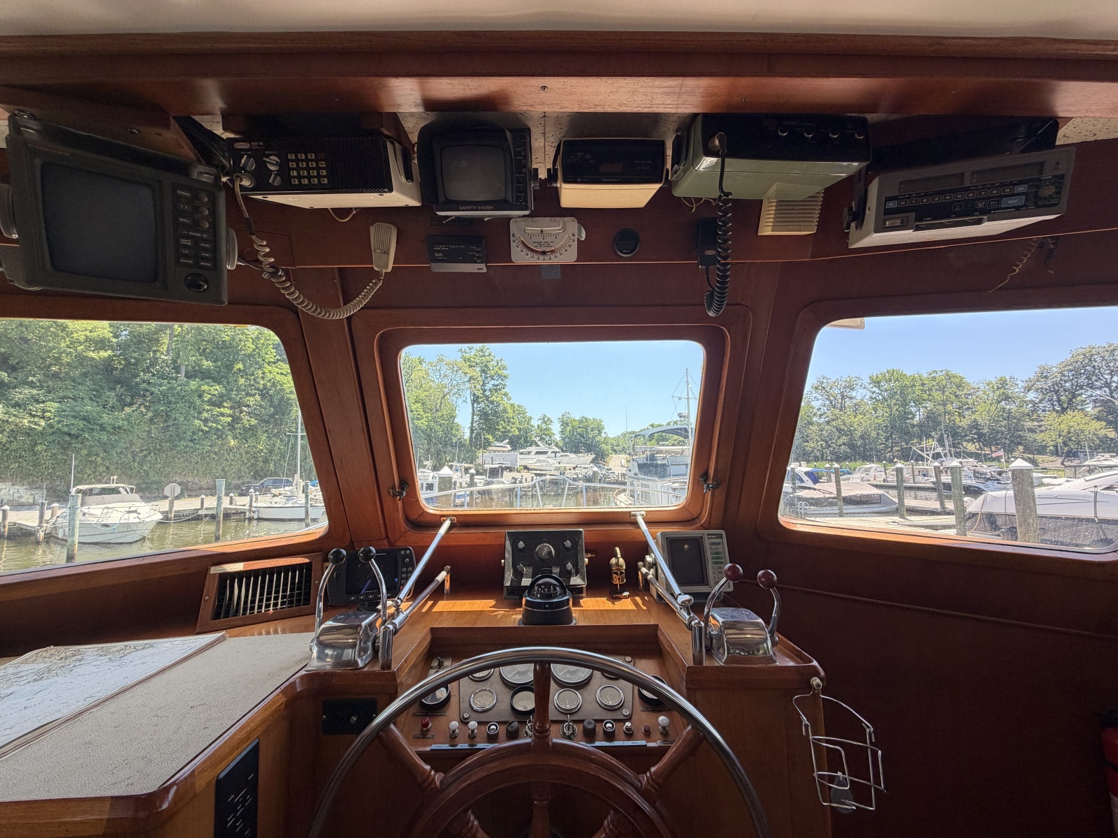 1981 Marine Trader 50