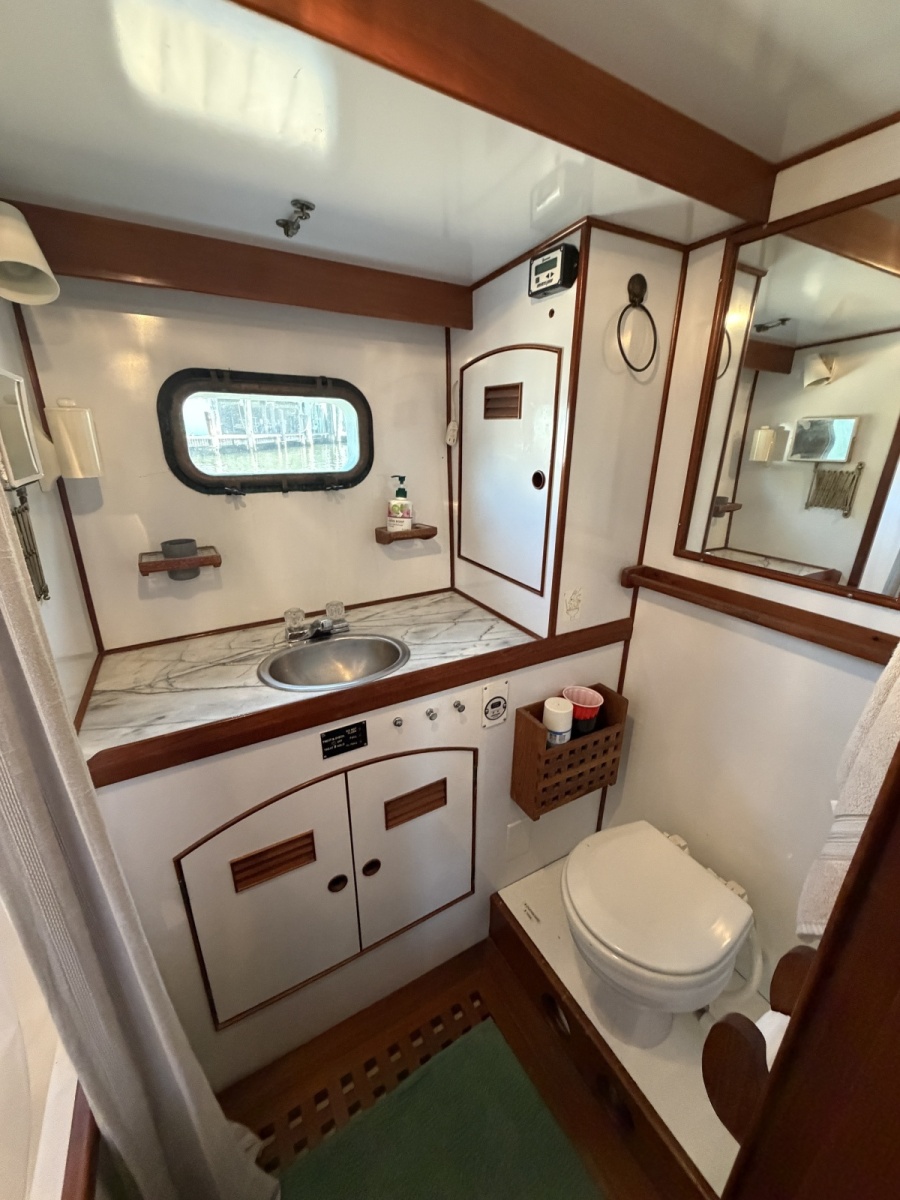 1981 Marine Trader 50