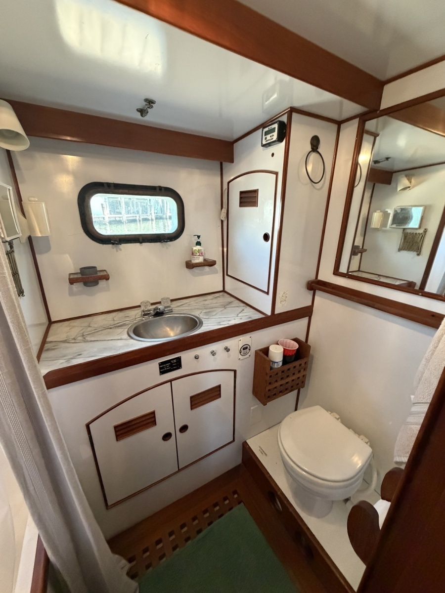 1981 Marine Trader 50