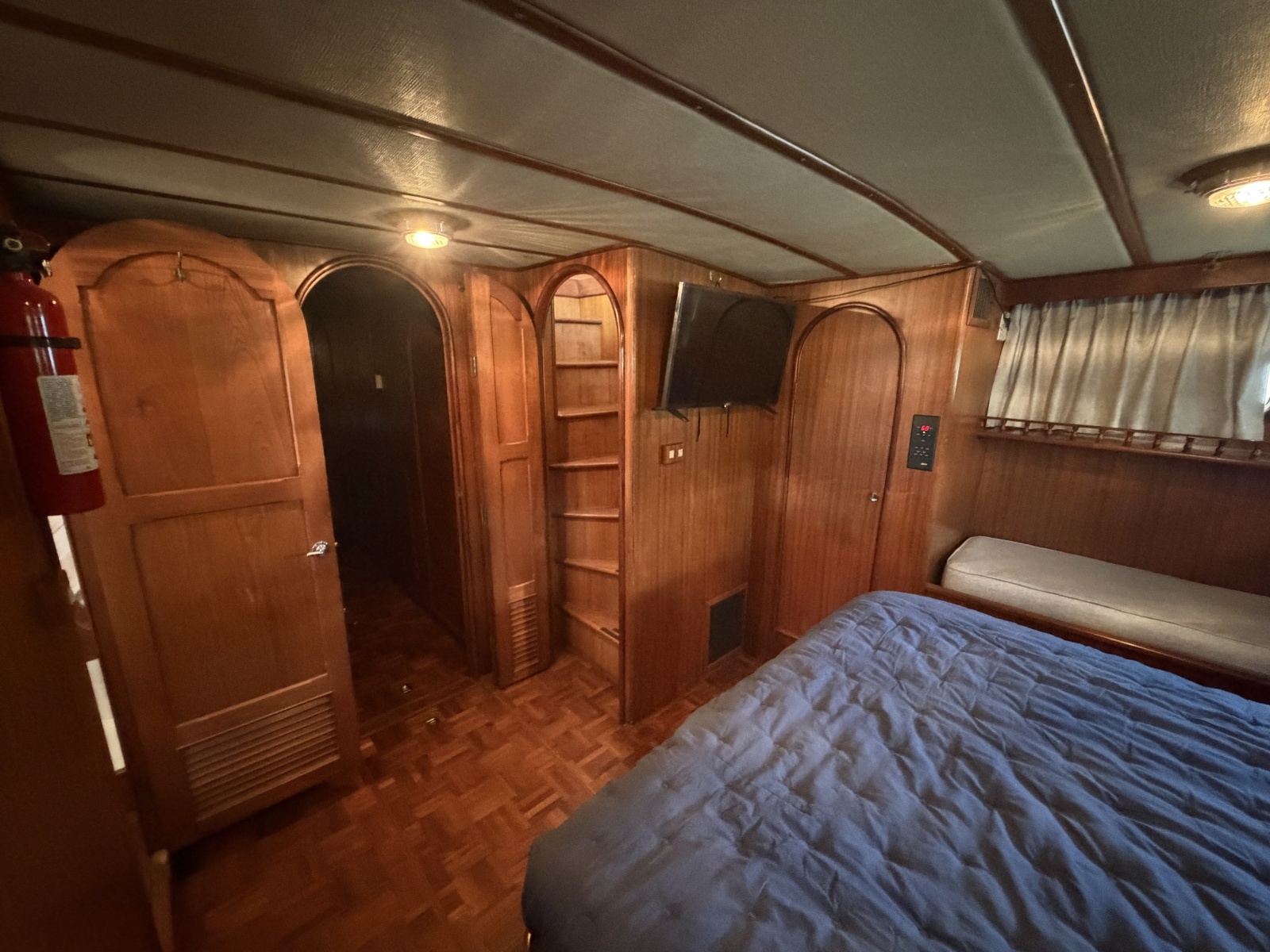 1981 Marine Trader 50
