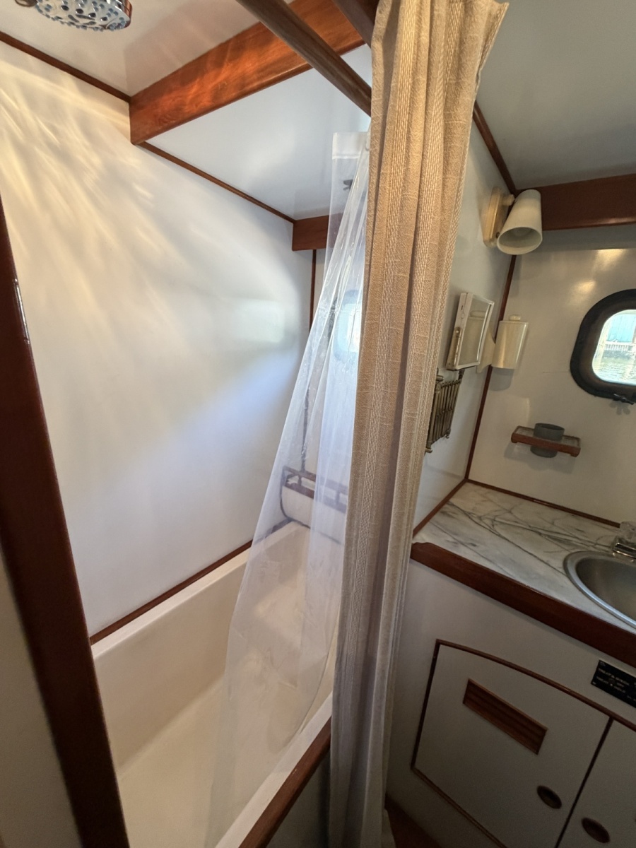1981 Marine Trader 50