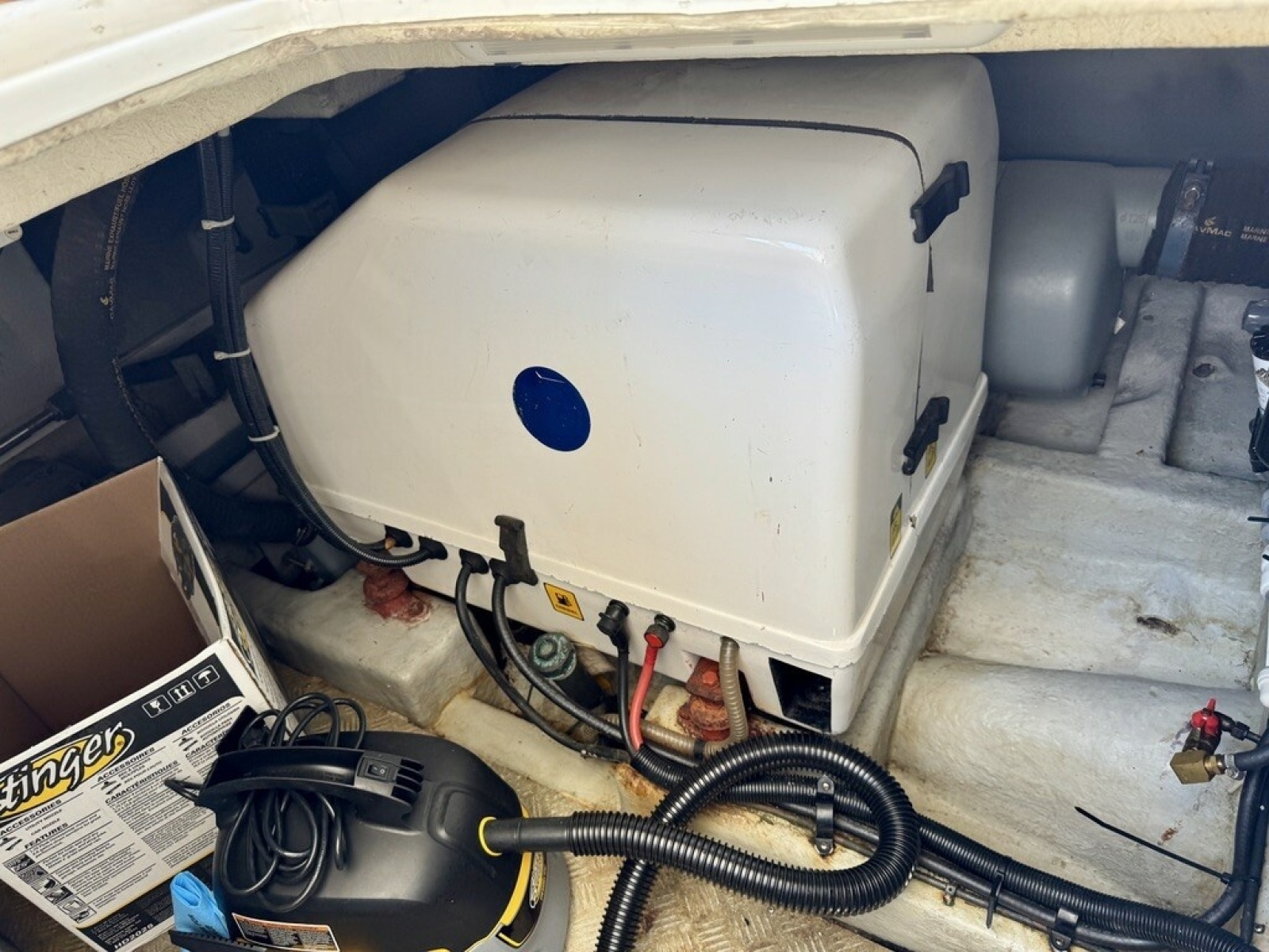 1999 Birchwood Challenger 450 Flybridge