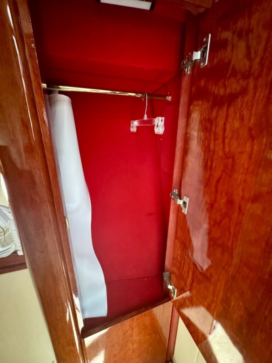1999 Birchwood Challenger 450 Flybridge