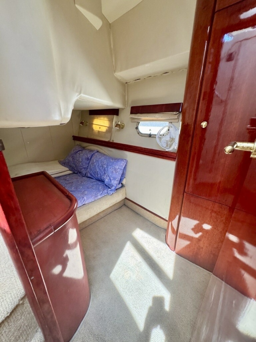 1999 Birchwood Challenger 450 Flybridge
