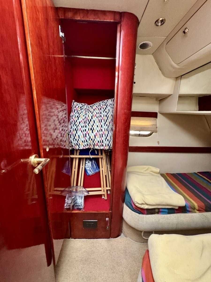 1999 Birchwood Challenger 450 Flybridge