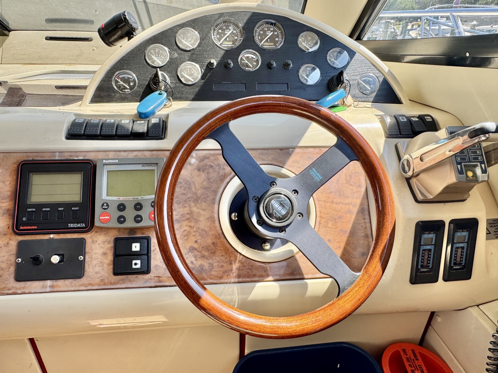 1999 Birchwood Challenger 450 Flybridge